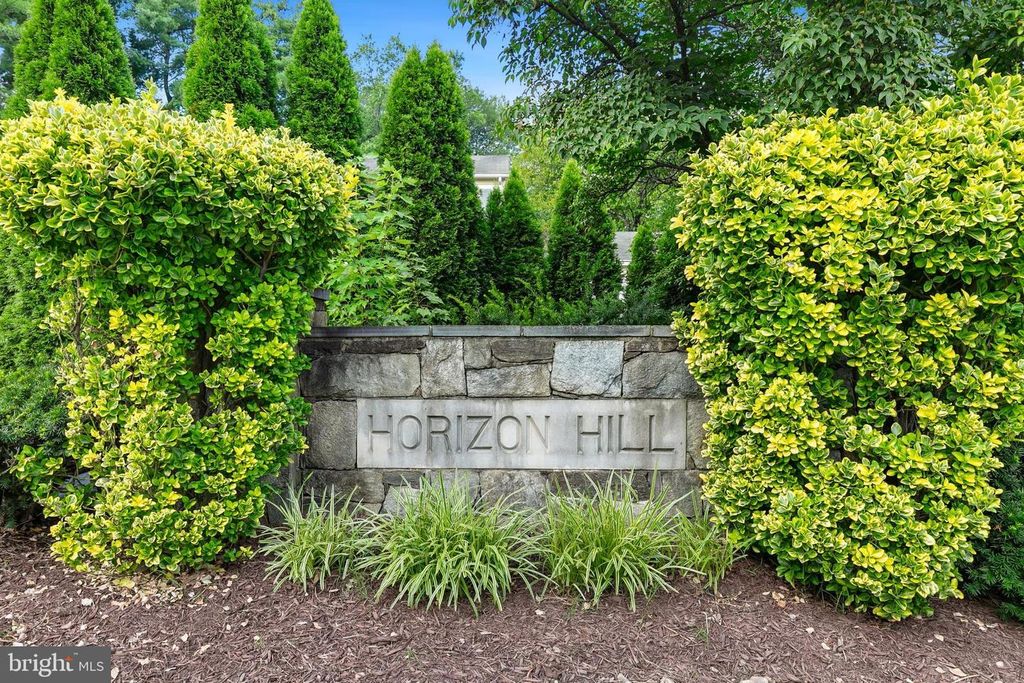 1701 GLASTONBERRY RD, Potomac, MD 20854