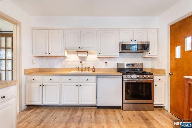 278 French Hill Road, Wayne, NJ 07470