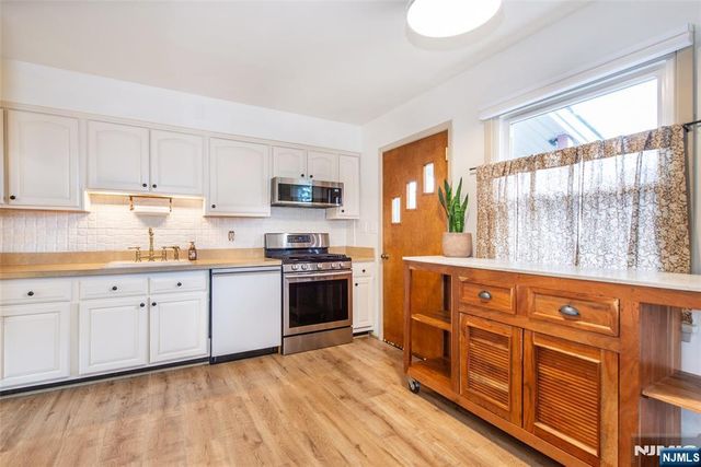 278 French Hill Road, Wayne, NJ 07470