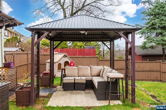 278 French Hill Road, Wayne, NJ 07470