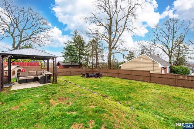 278 French Hill Road, Wayne, NJ 07470