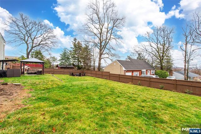 278 French Hill Road, Wayne, NJ 07470