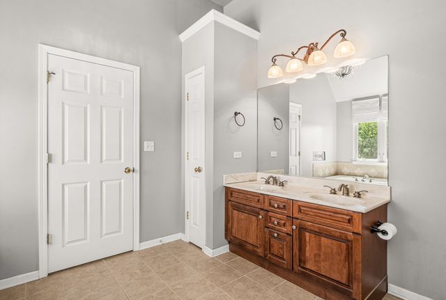 621 Sheffield Circle, Sugar Grove, IL 60554