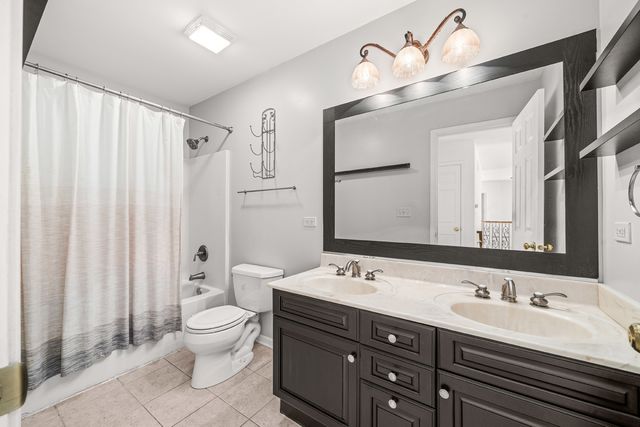 621 Sheffield Circle, Sugar Grove, IL 60554