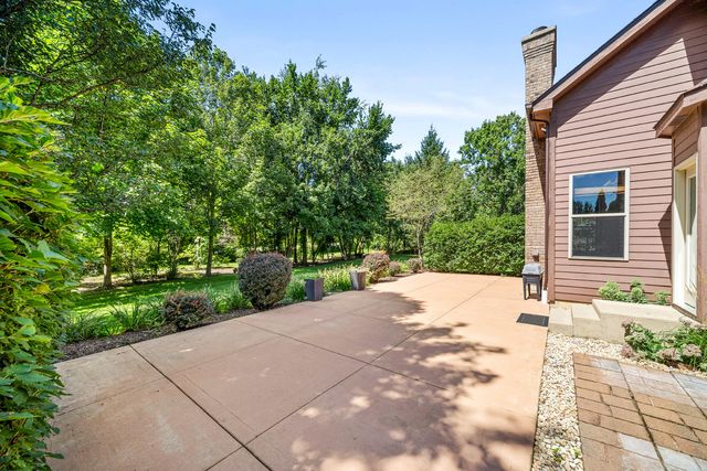 621 Sheffield Circle, Sugar Grove, IL 60554