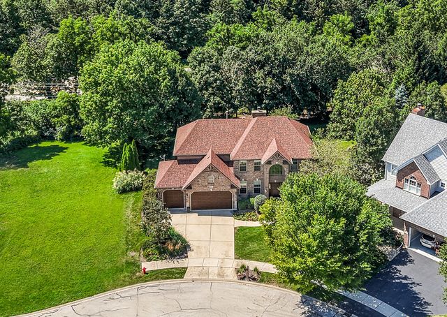 621 Sheffield Circle, Sugar Grove, IL 60554