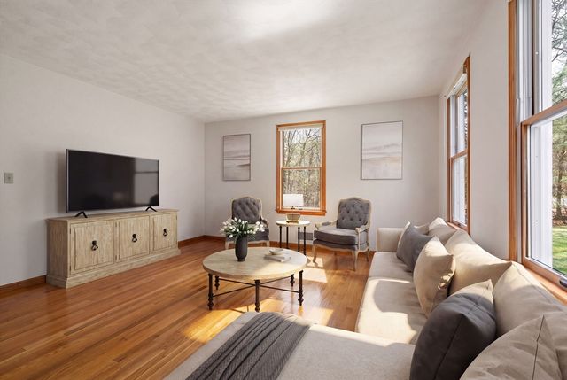 6 Smythe Circle, North Reading, MA 01864