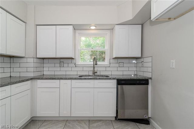 18119 Lake Shore Boulevard, Cleveland, OH 44119
