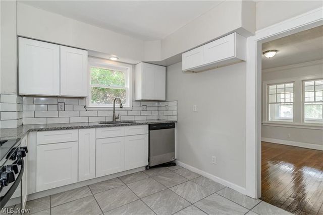 18119 Lake Shore Boulevard, Cleveland, OH 44119