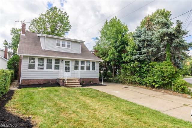 18119 Lake Shore Boulevard, Cleveland, OH 44119