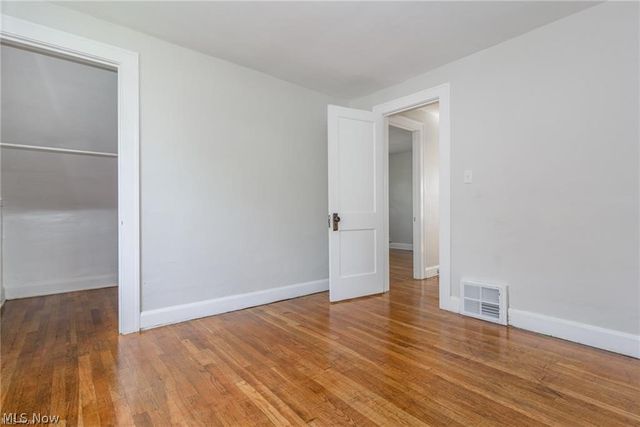 18119 Lake Shore Boulevard, Cleveland, OH 44119