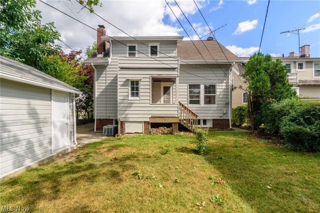 18119 Lake Shore Boulevard, Cleveland, OH 44119