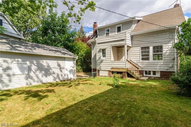 18119 Lake Shore Boulevard, Cleveland, OH 44119