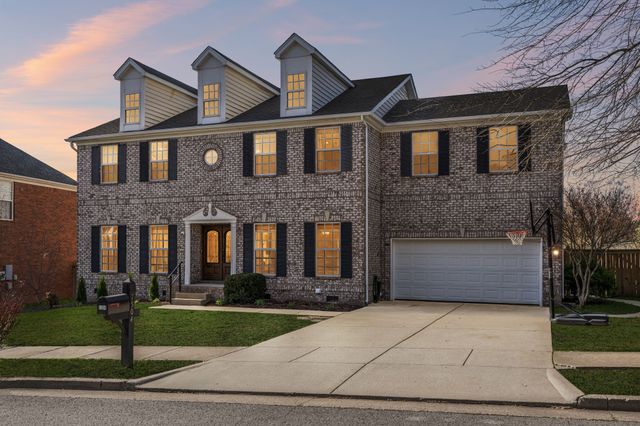 7504 Woodstream Dr, Nashville, TN 37221