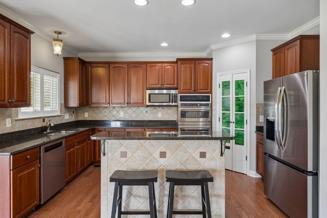 7504 Woodstream Dr, Nashville, TN 37221