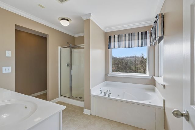 7504 Woodstream Dr, Nashville, TN 37221