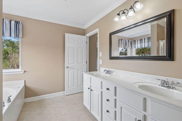 7504 Woodstream Dr, Nashville, TN 37221