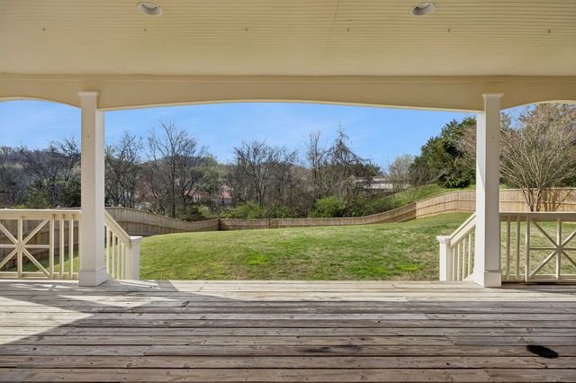 7504 Woodstream Dr, Nashville, TN 37221