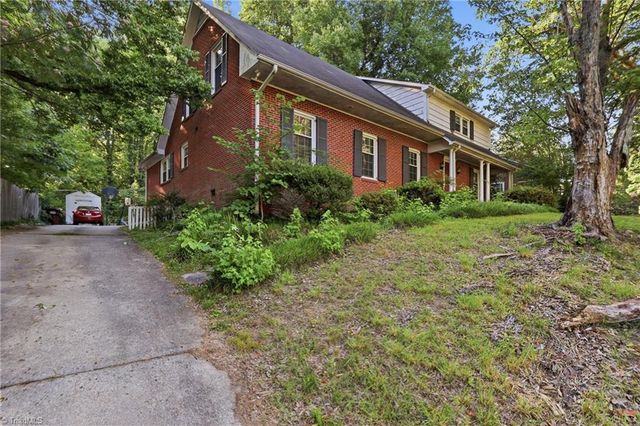 1056 Cantering Road, High Point, NC 27262