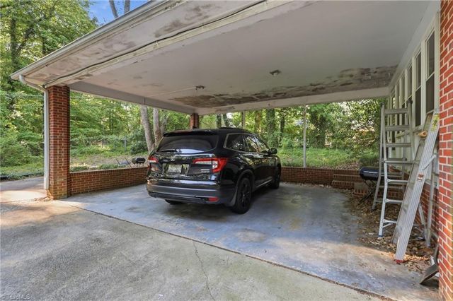 1056 Cantering Road, High Point, NC 27262