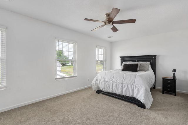 1813 S 5th Street, Eldridge, IA 52748