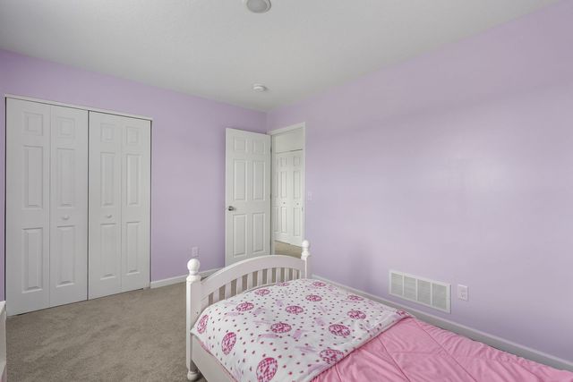 1813 S 5th Street, Eldridge, IA 52748
