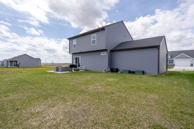 1813 S 5th Street, Eldridge, IA 52748