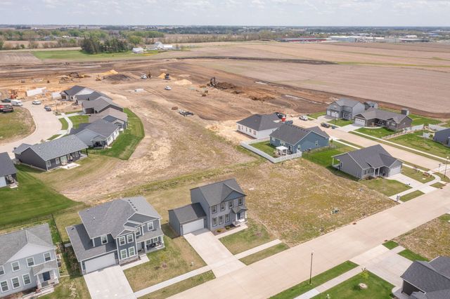 1813 S 5th Street, Eldridge, IA 52748