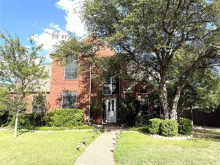 2704 Meadow Hills Lane, Plano, TX 75093