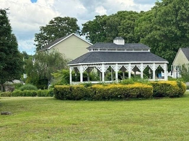 22 Freemens Cir, Freetown, MA 02702