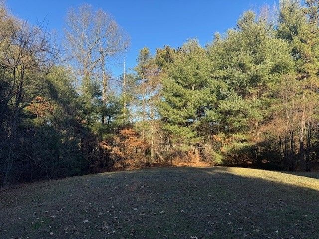 22 Freemens Cir, Freetown, MA 02702