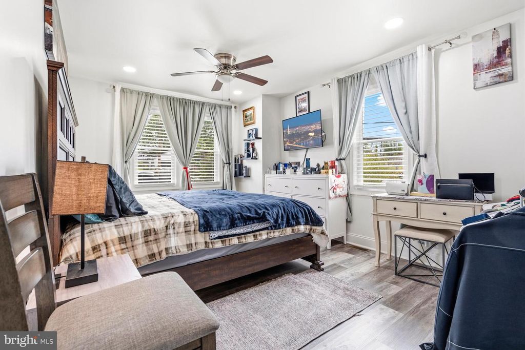 Image 10 of property listing at 552 48TH ST, Baltimore, MD 21224