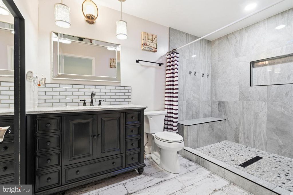 Image 13 of property listing at 552 48TH ST, Baltimore, MD 21224