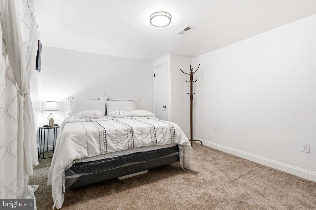 Image 17 of property listing at 552 48TH ST, Baltimore, MD 21224