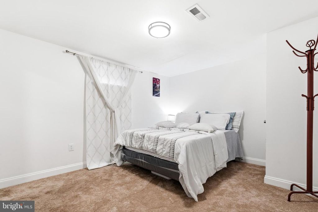 Image 18 of property listing at 552 48TH ST, Baltimore, MD 21224