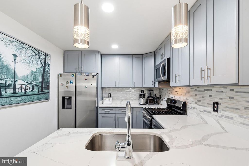 Image 8 of property listing at 552 48TH ST, Baltimore, MD 21224