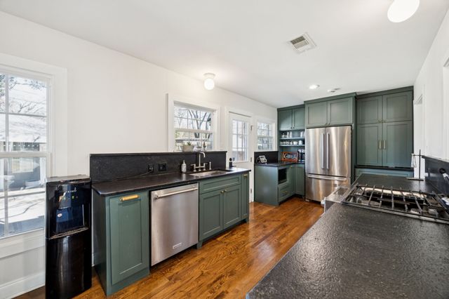 576 Brookhurst Drive, Dallas, TX 75218