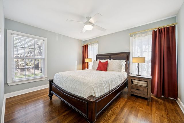 576 Brookhurst Drive, Dallas, TX 75218