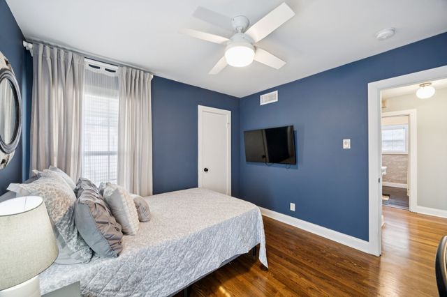 576 Brookhurst Drive, Dallas, TX 75218