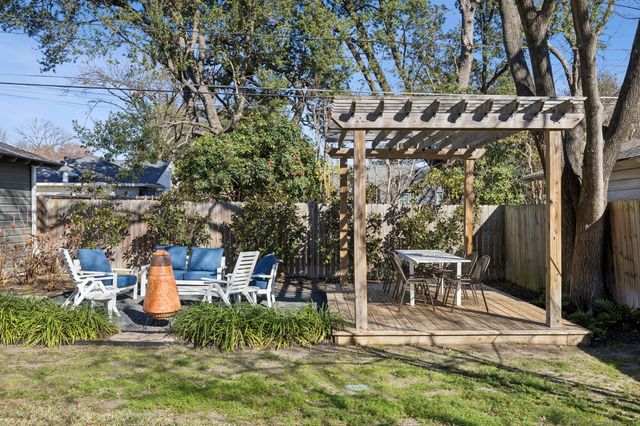 576 Brookhurst Drive, Dallas, TX 75218