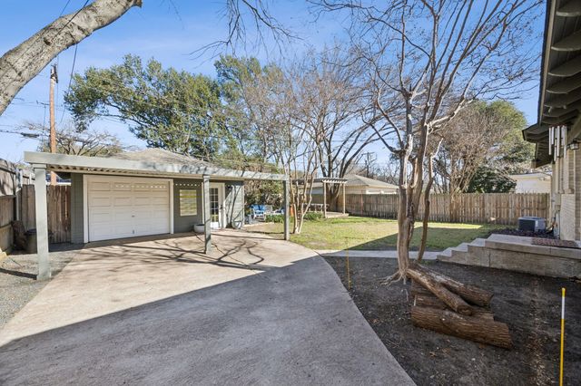 576 Brookhurst Drive, Dallas, TX 75218