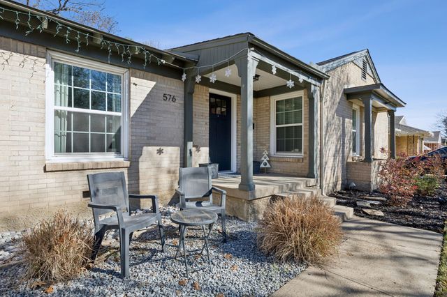 576 Brookhurst Drive, Dallas, TX 75218