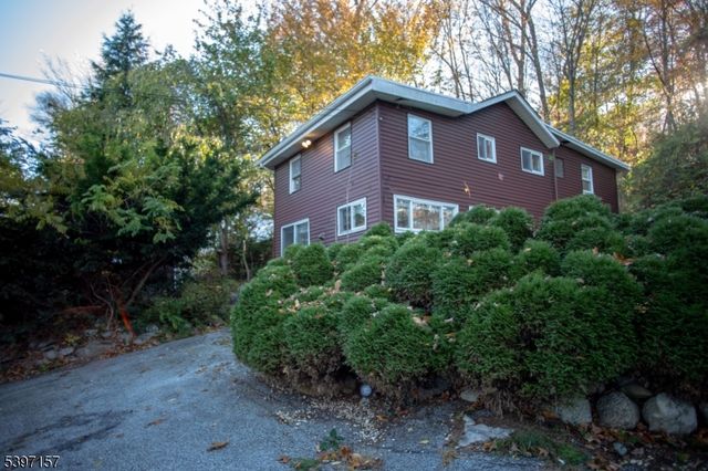 18 Decker Pond Rd, Vernon Twp., NJ 07461