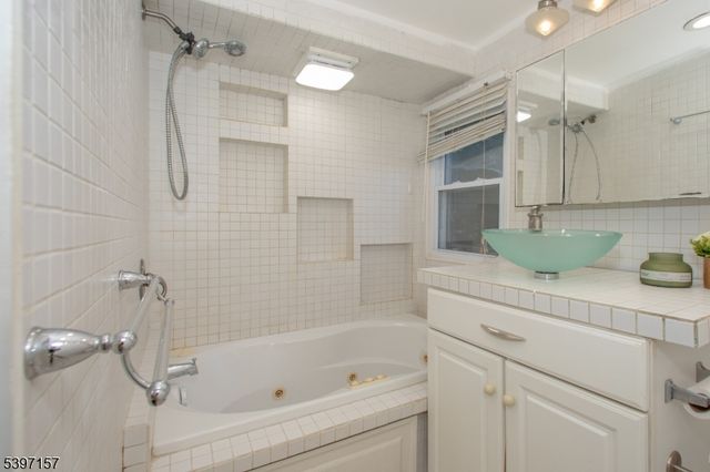 18 Decker Pond Rd, Vernon Twp., NJ 07461