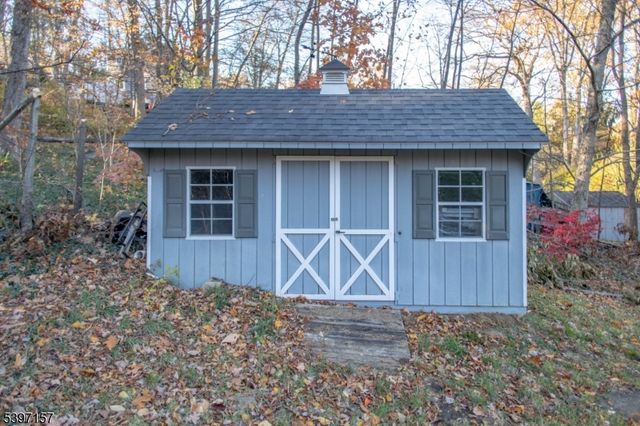 18 Decker Pond Rd, Vernon Twp., NJ 07461