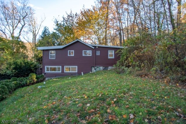 18 Decker Pond Rd, Vernon Twp., NJ 07461