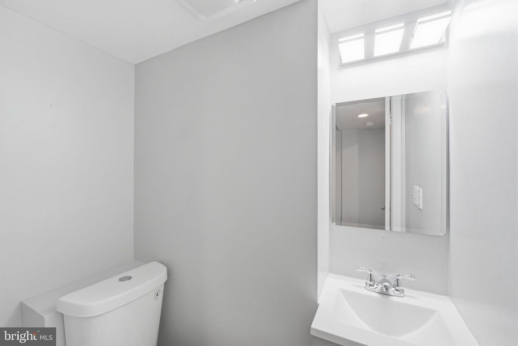 Image 17 of property listing at 12468 VALLEYSIDE WAY, Germantown, MD 20874