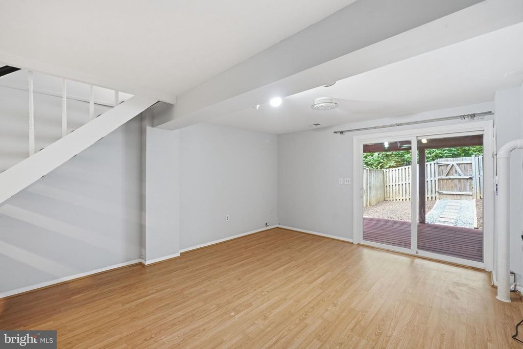 Image 18 of property listing at 12468 VALLEYSIDE WAY, Germantown, MD 20874