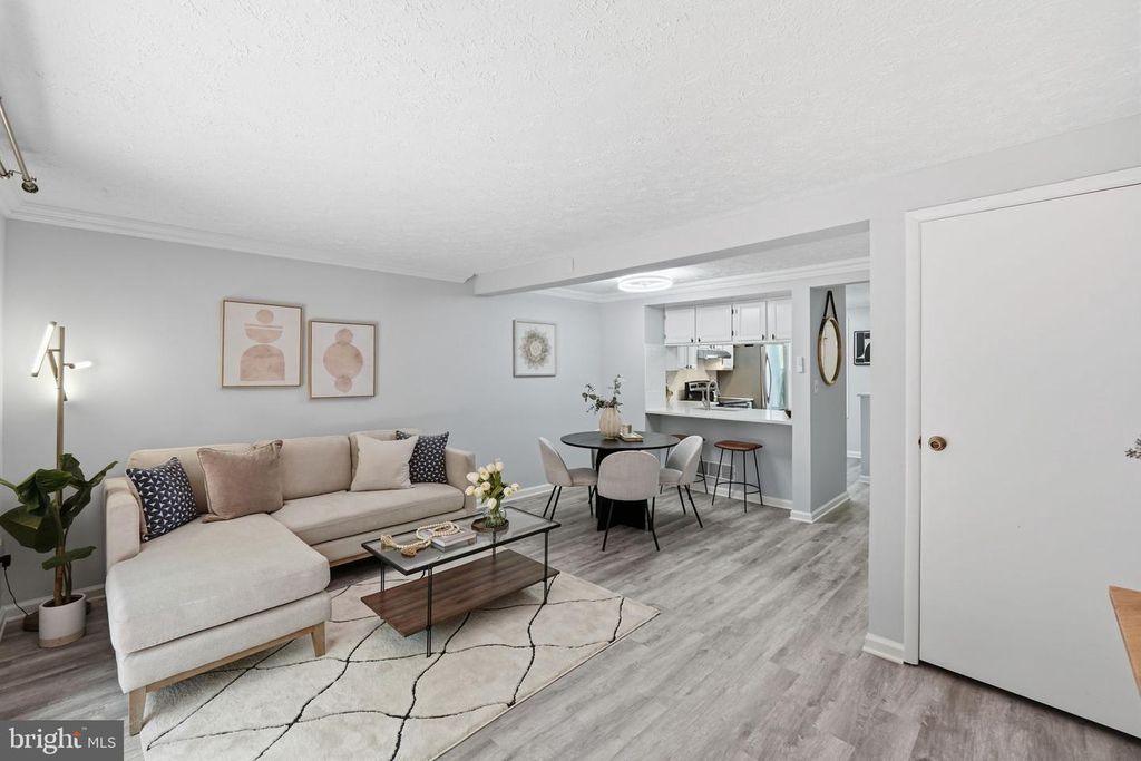 Image 2 of property listing at 12468 VALLEYSIDE WAY, Germantown, MD 20874