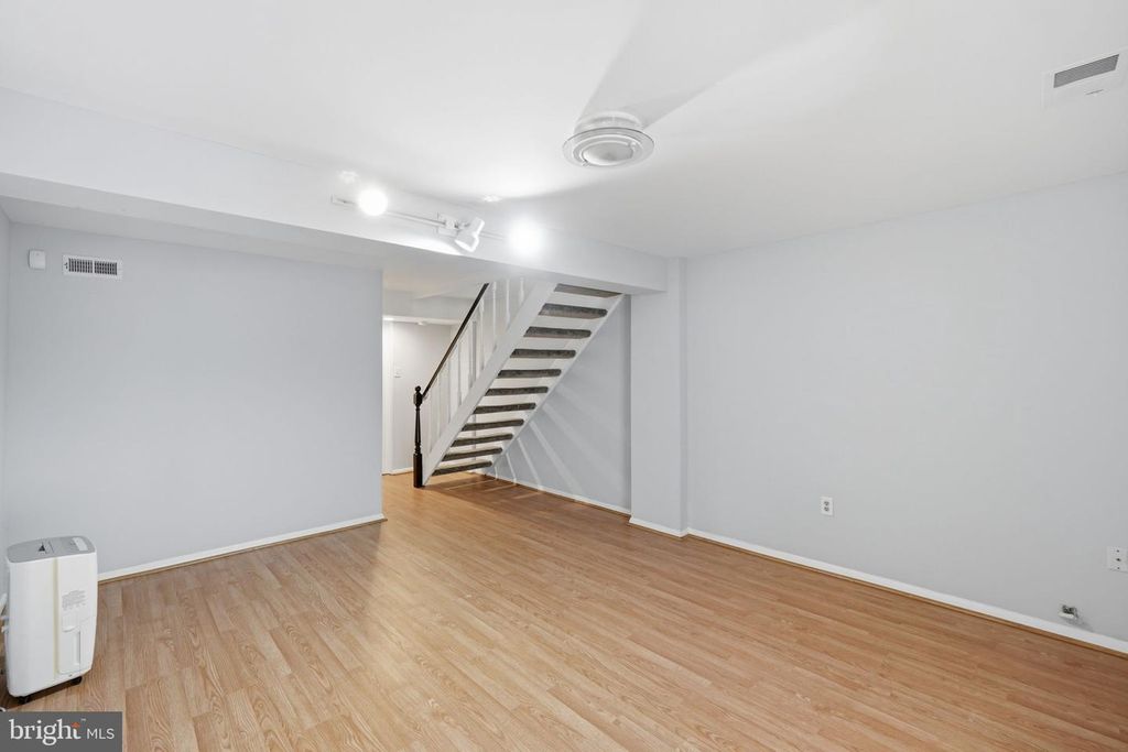 Image 20 of property listing at 12468 VALLEYSIDE WAY, Germantown, MD 20874